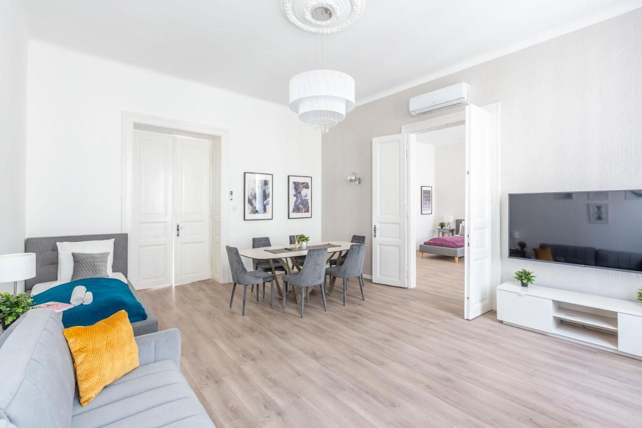 Exclusive Downtown Apartment In The Heart Of Budapest Esterno foto